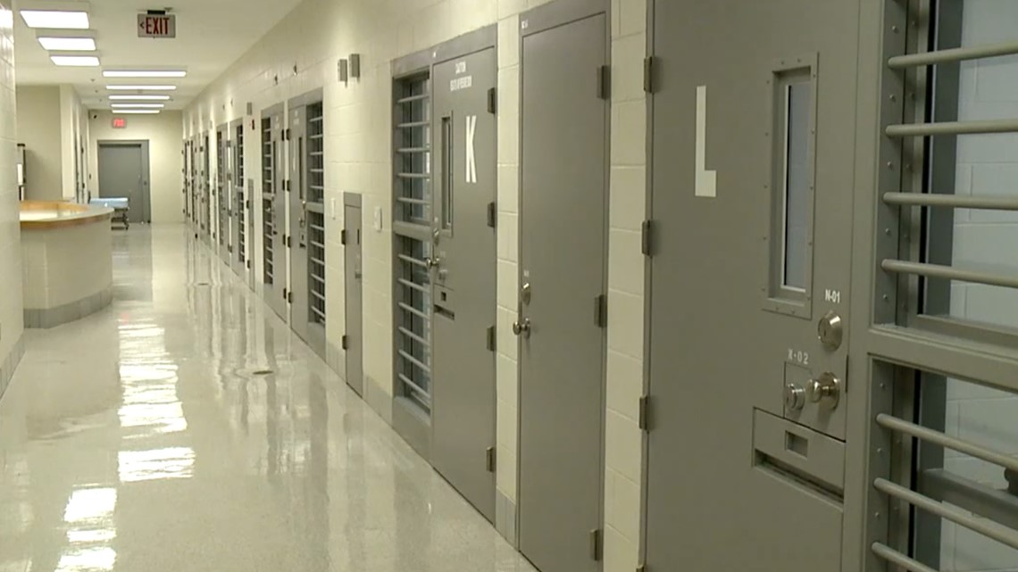 Watch: New IL law will punish prisoners for sexually attacking, exposing themselves to staff members